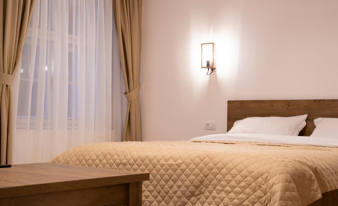 Coban Residence - A4 - Rustic Apartment Braşov Exteriör bild