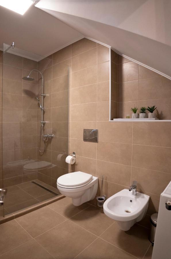 Coban Residence - A4 - Rustic Apartment Braşov Exteriör bild