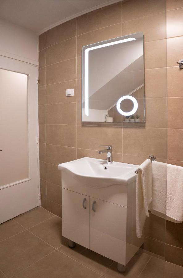 Coban Residence - A4 - Rustic Apartment Braşov Exteriör bild