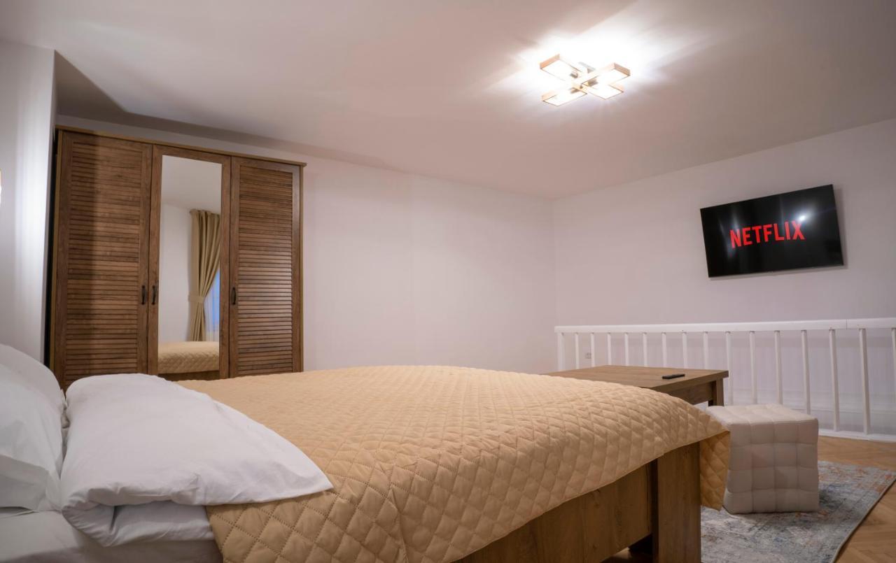 Coban Residence - A4 - Rustic Apartment Braşov Exteriör bild